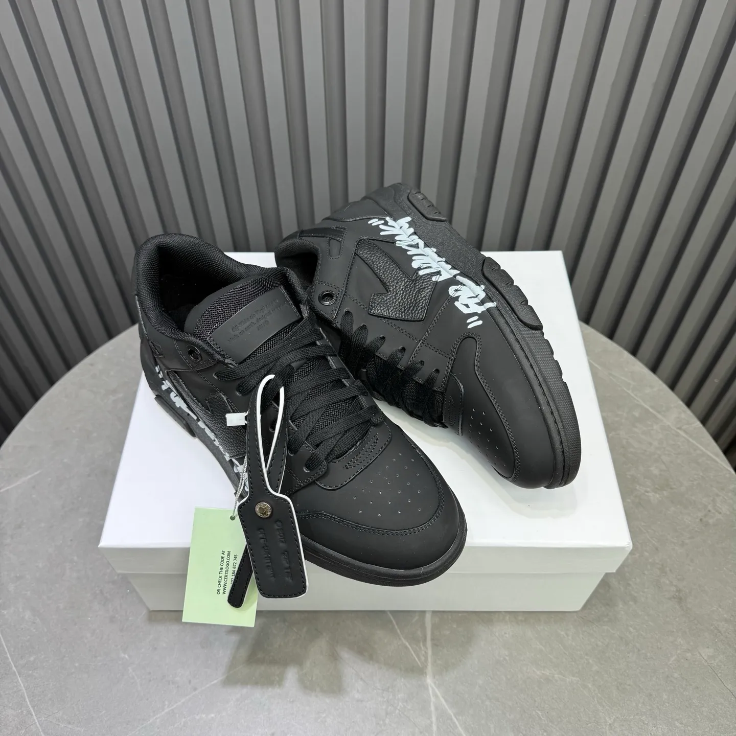 P620 OFF WHITE⚡️Couple model⚡️35-40 women’s model 39-46 men’s model